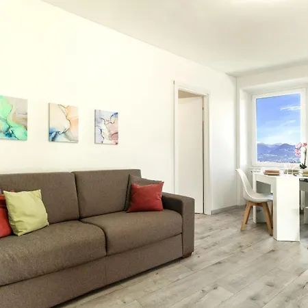 Πανσιόν Rifugio Del - E Vista A Stresa! 3*